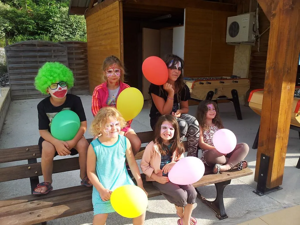 Camping La Pierre De L'Aigle Villa La Breole